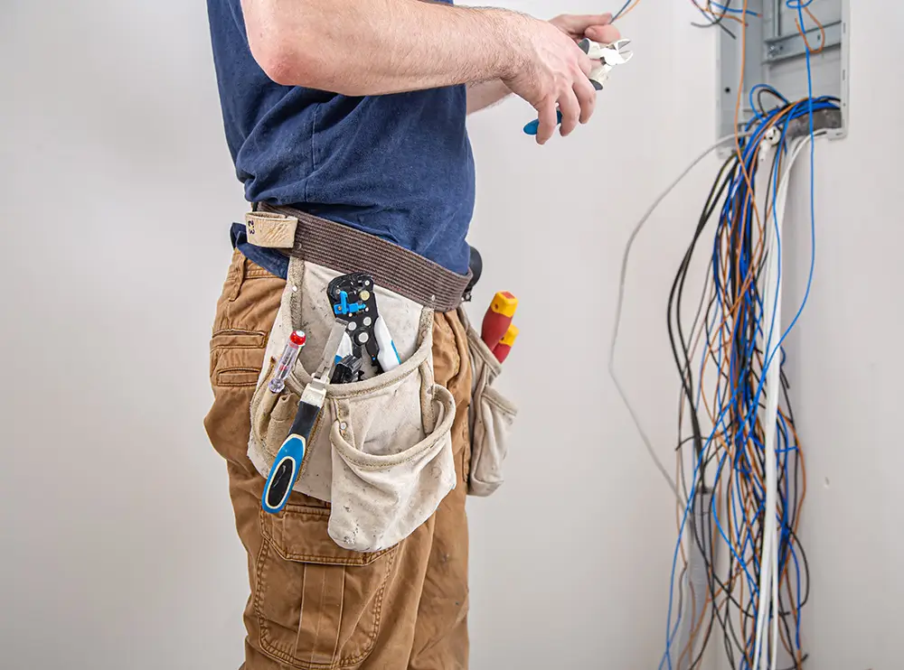 Flickering Lights Got You Down? Electrical Repair in Kent, WA to the Rescue!